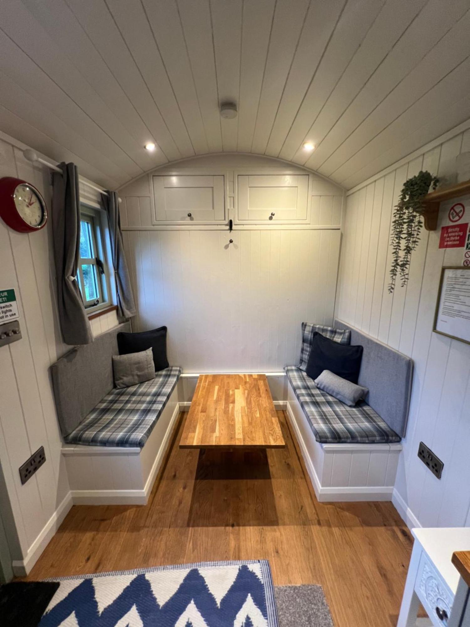 Upper Hulme Lavender Retreat With Private Hot Tub 게스트하우스 외부 사진