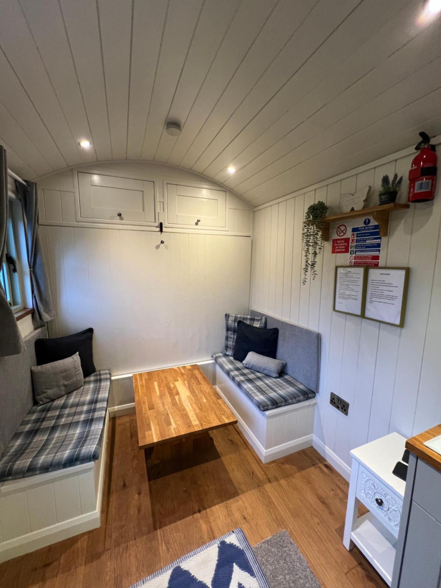 Upper Hulme Lavender Retreat With Private Hot Tub 게스트하우스 외부 사진