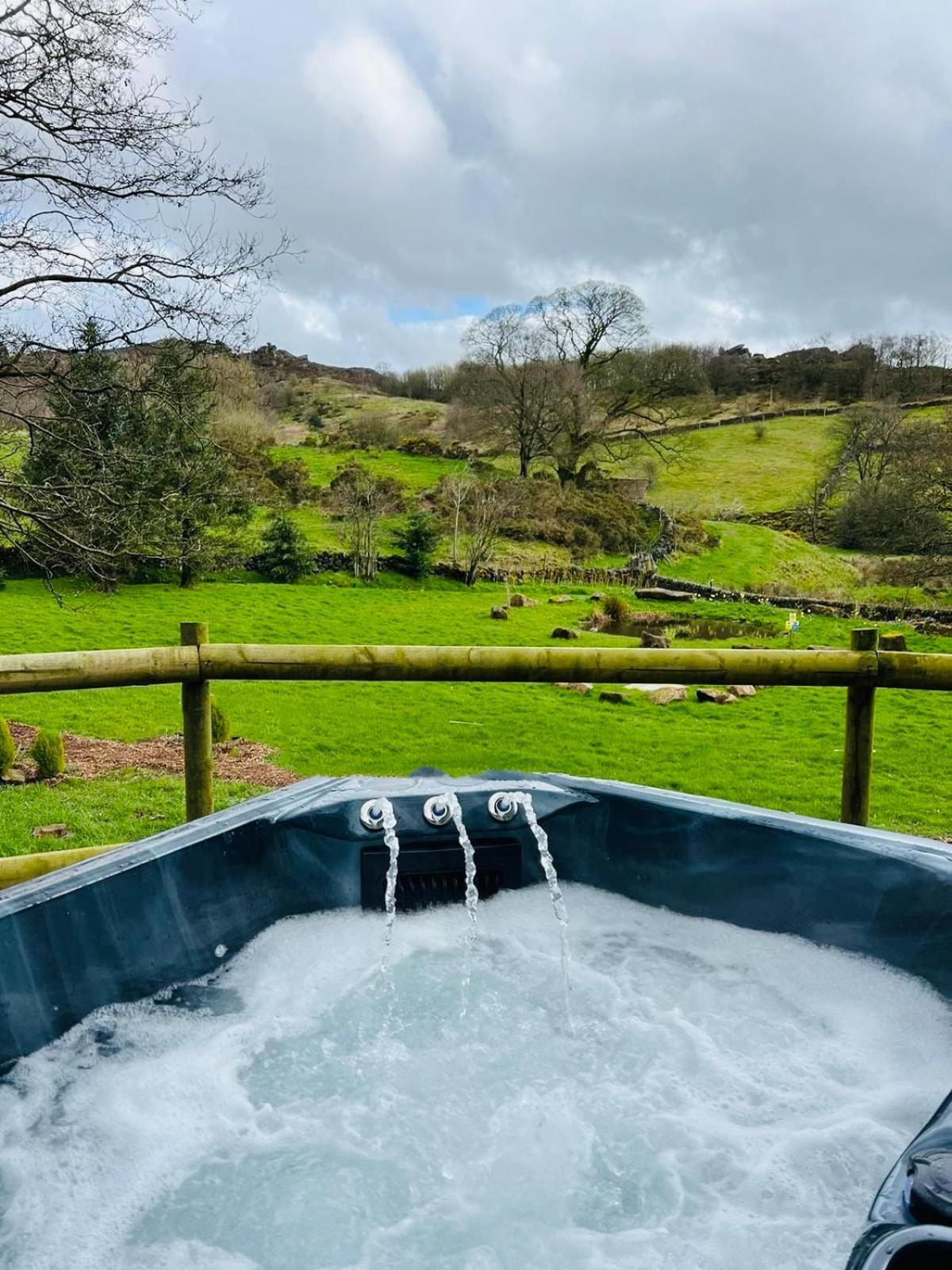 Upper Hulme Lavender Retreat With Private Hot Tub 게스트하우스 외부 사진