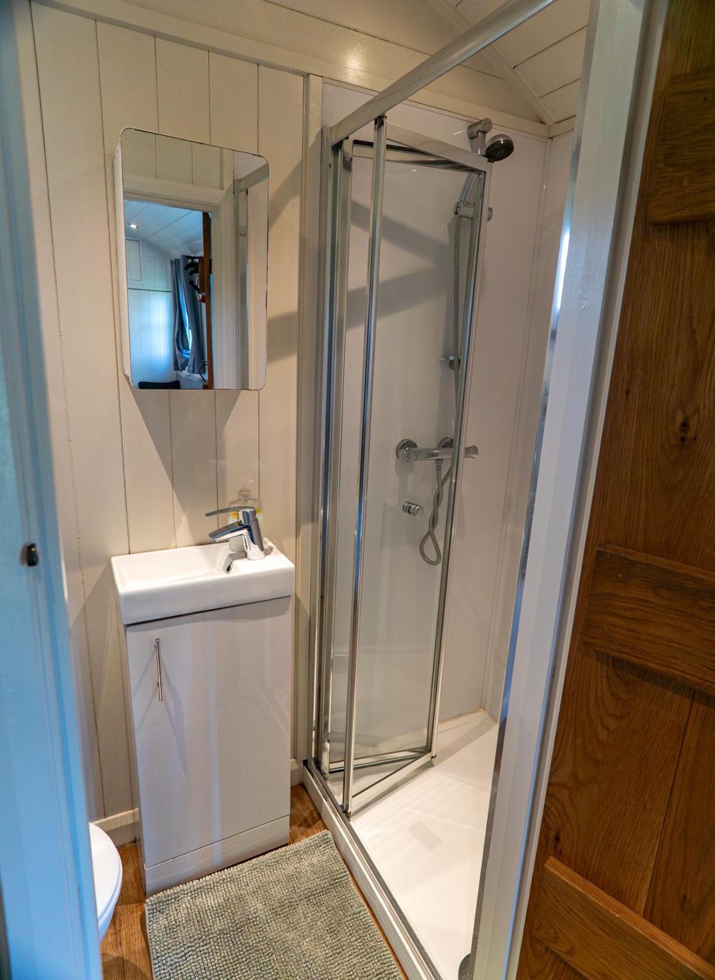 Upper Hulme Lavender Retreat With Private Hot Tub 게스트하우스 외부 사진