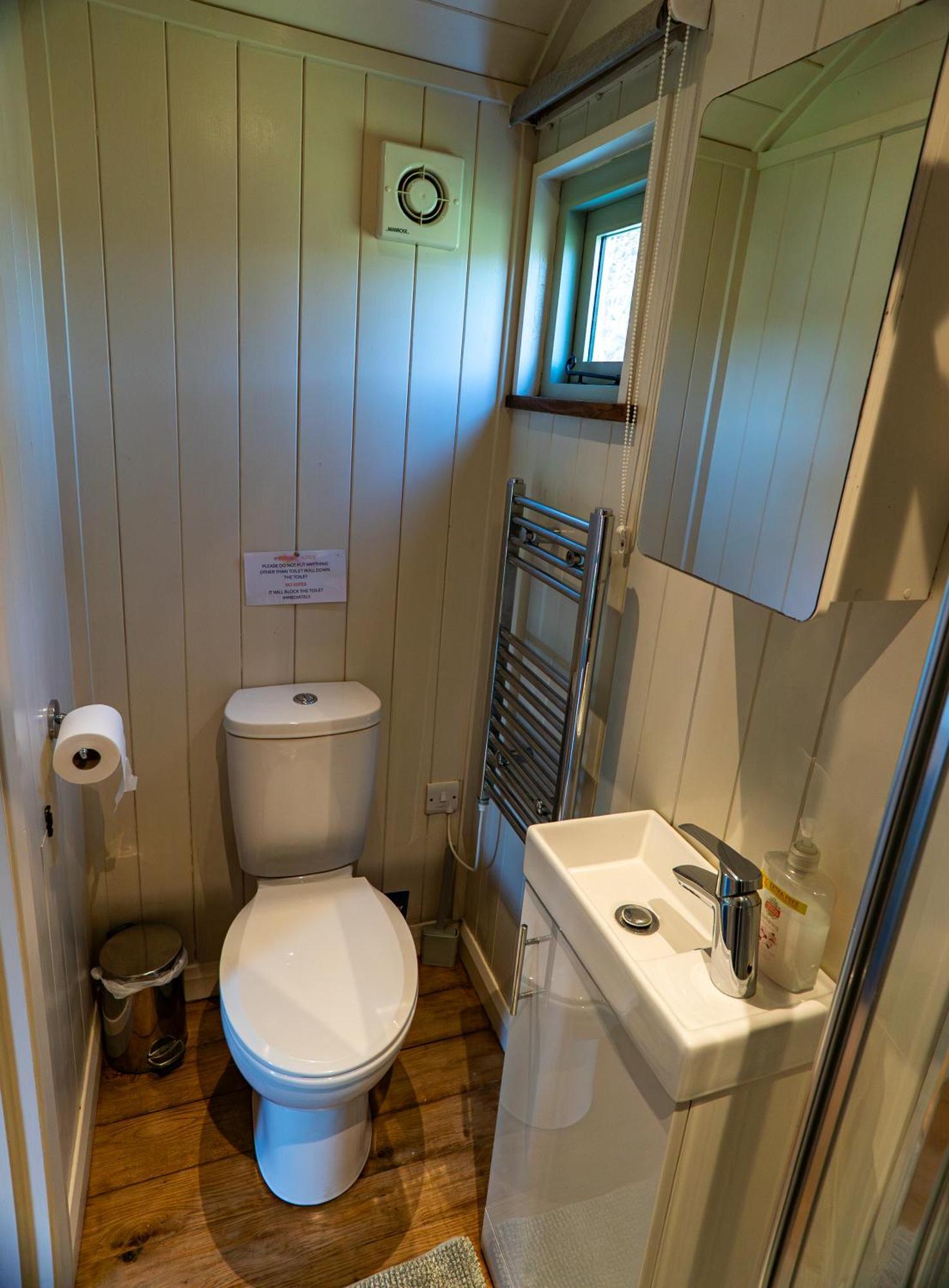 Upper Hulme Lavender Retreat With Private Hot Tub 게스트하우스 외부 사진