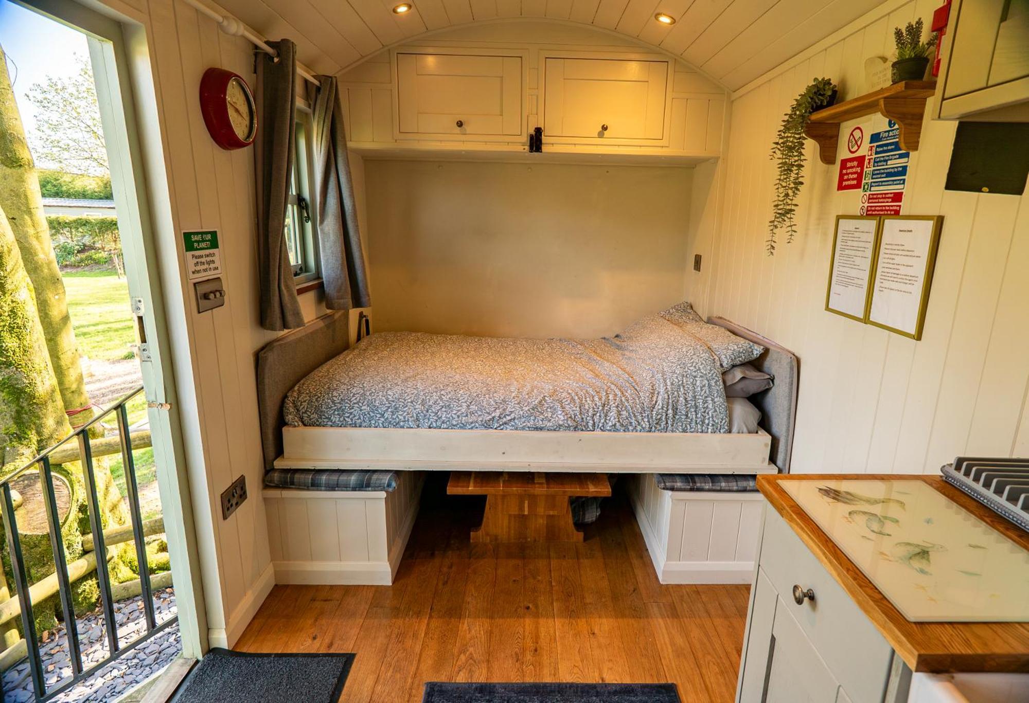 Upper Hulme Lavender Retreat With Private Hot Tub 게스트하우스 외부 사진
