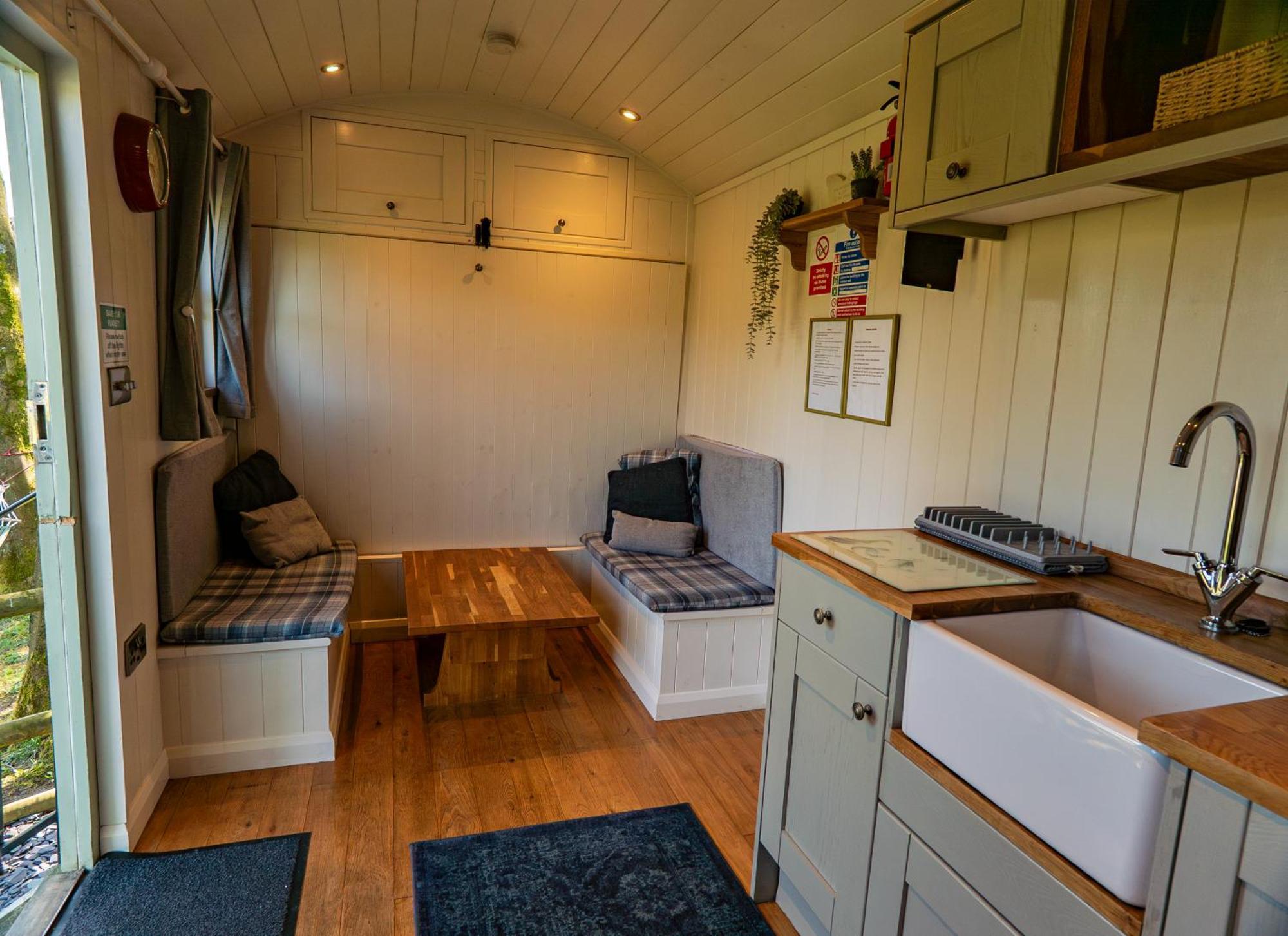 Upper Hulme Lavender Retreat With Private Hot Tub 게스트하우스 외부 사진